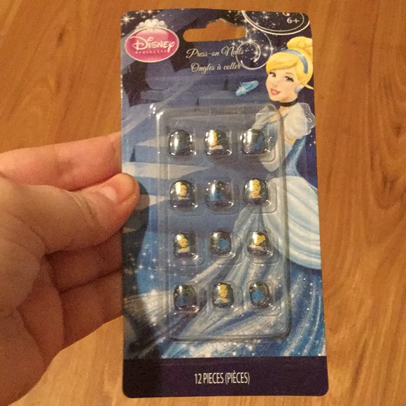Press on nails - Picture 1 of 1